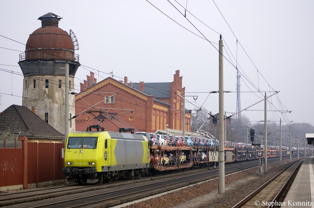 145-CL 031 (145 931-2) Alpha Trains in Dienst f�r Crossrail mit dem Fiat Autotransportzug in Rathenow in Richtung Stendal unterwegs. 15.03.2011