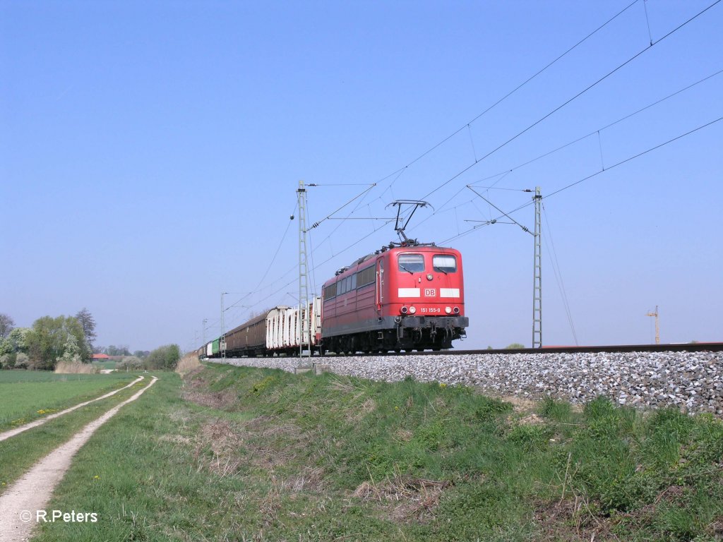 151 155-9 mit gemischten G�terzug bei Moosham. 21.04.11