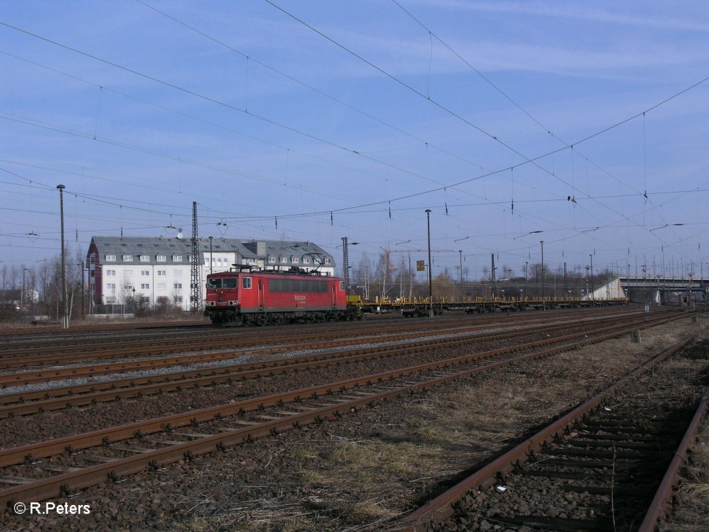 155 017-7 mit leeren Schienenzug in Leipzig Sch�nefeld. 12.03.11