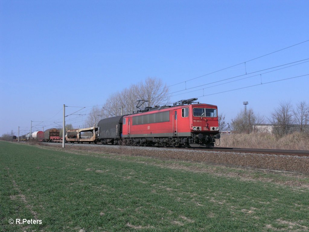 155 085-4 mit gemischten G�terzug bei Podelwitz. 29.03.11
