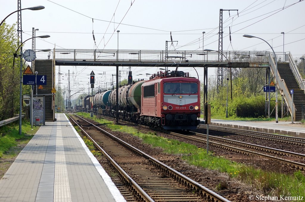 155 219-9 mit gemischten Gterzuig in Priort in Richtung Hennigsdorf unterwegs. 19.04.2011