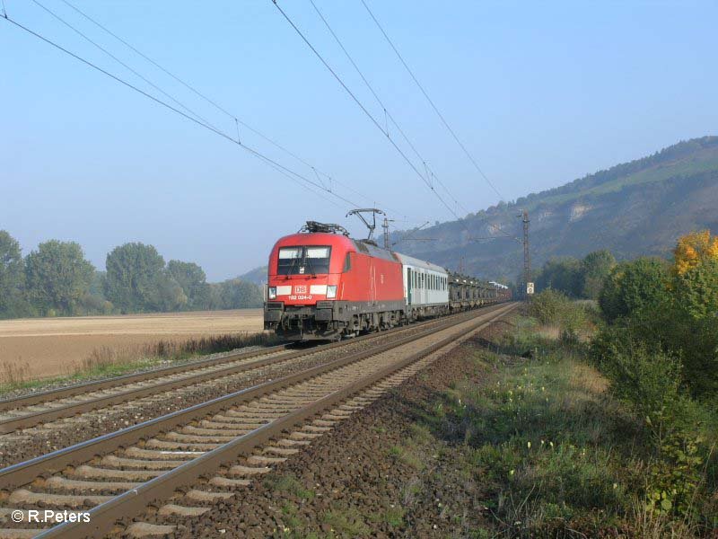 182 024-0 zieht bei Th�ngersheim ein Milit�rtransportzug. 27.09.08