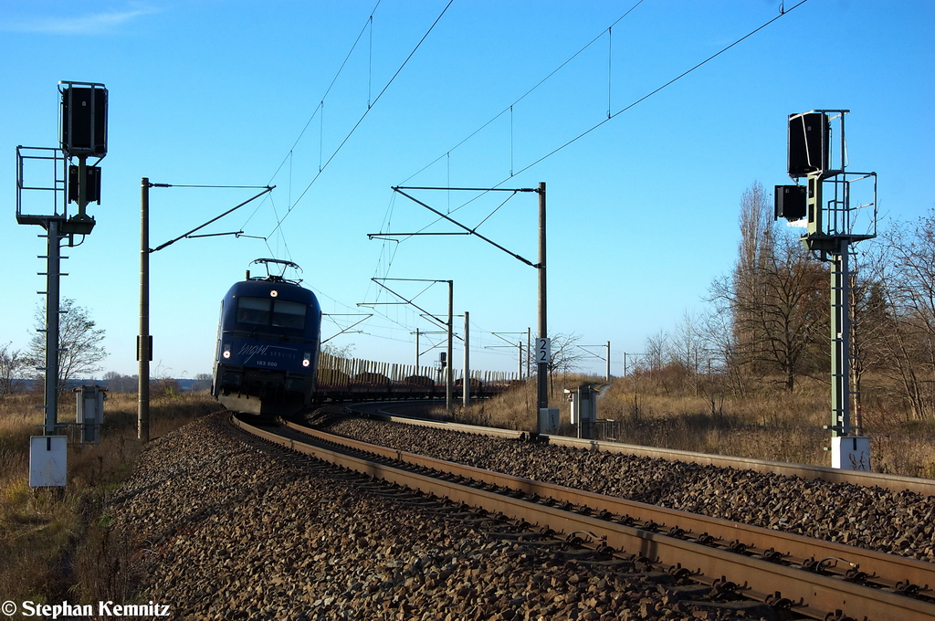 183 500-8 mgw Service GmbH & Co. KG f�r Raildox GmbH & Co. KG mit einem leeren Holzzug in Stendal(Wahrburg) und fuhr in Richtung Rathenow weiter. Netten Gru� an den Tf! 22.11.2012