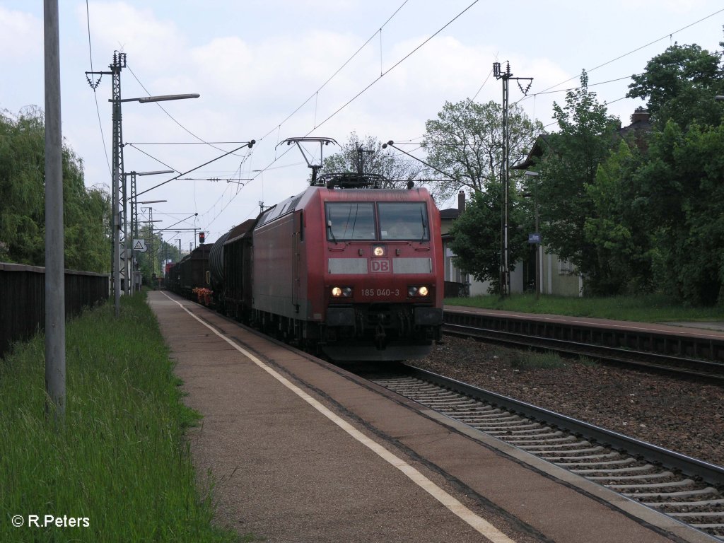 185 040-3 zieht ein gemischten G�terzug durch Regensburg-Pr�fering. 09.05.09