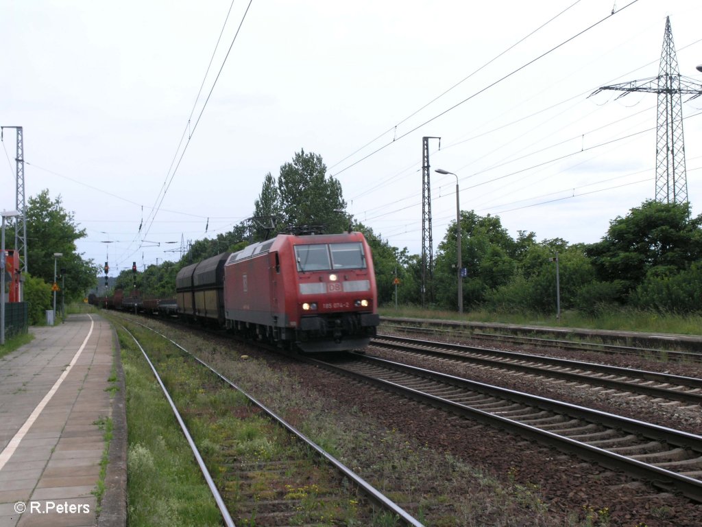 185 074-2 zieht ein gemischten G�terzug durch Saarmund. 06.06.09
