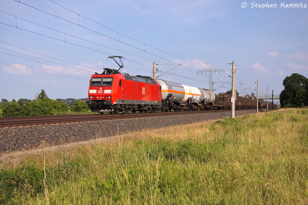 185 145-0 DB Schenker Rail Deutschland AG mit einem gemischtem G�terzug in Vietznitz und fuhr in Richtung Wittenberge weiter. Netten Gru� an den Tf! 02.07.2013
