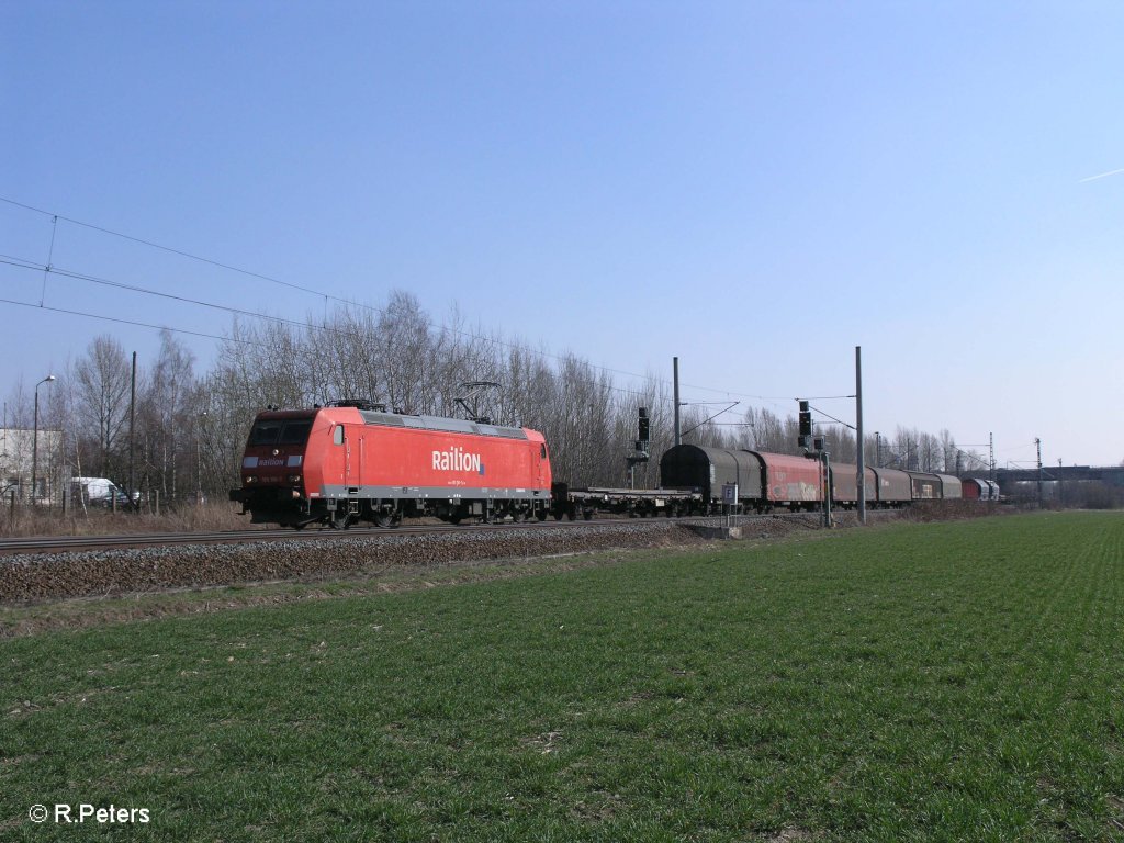 185 156-7 mit gemischten G�terzug bei Podelwitz. 29.03.11
