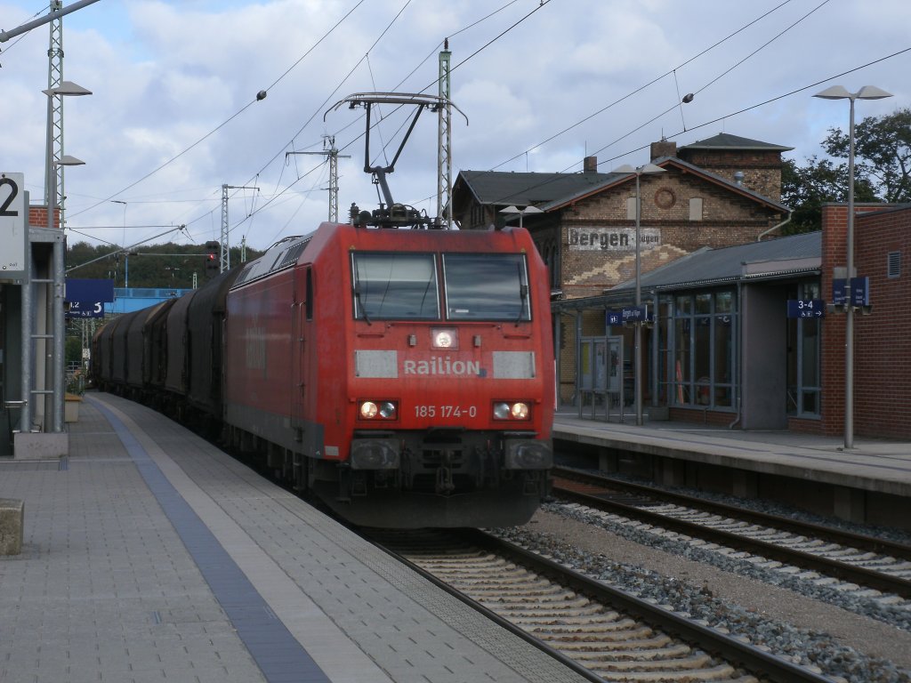 185 174 mute,am 12.Oktober 2011,bei der Durchfahrt durch Bergen/Rgen statt mit 90km/h auf 70 km/h(Langsamfahrstelle)abbremsen.