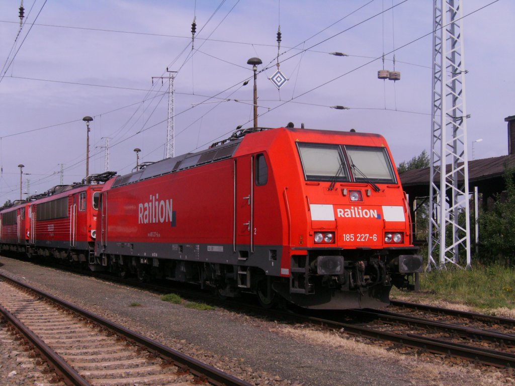 185 227-6 steht im RAW Cottbus am 26.06.2012