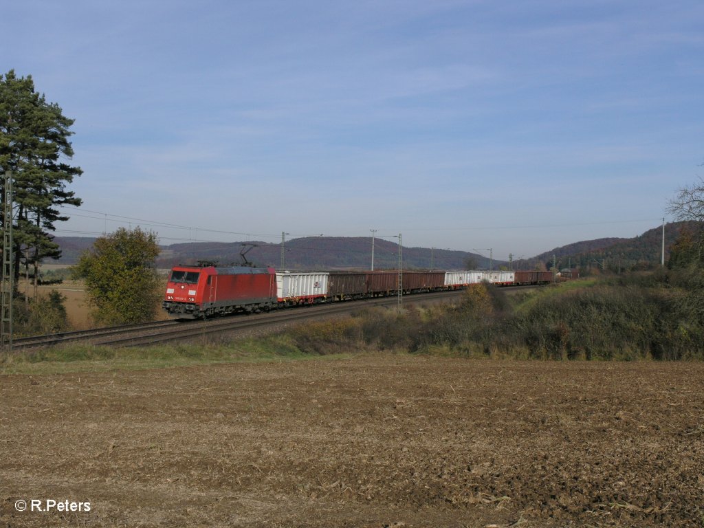 185 243-3 mit einem gemischten G�terzug bei darshofen. 29.10.10