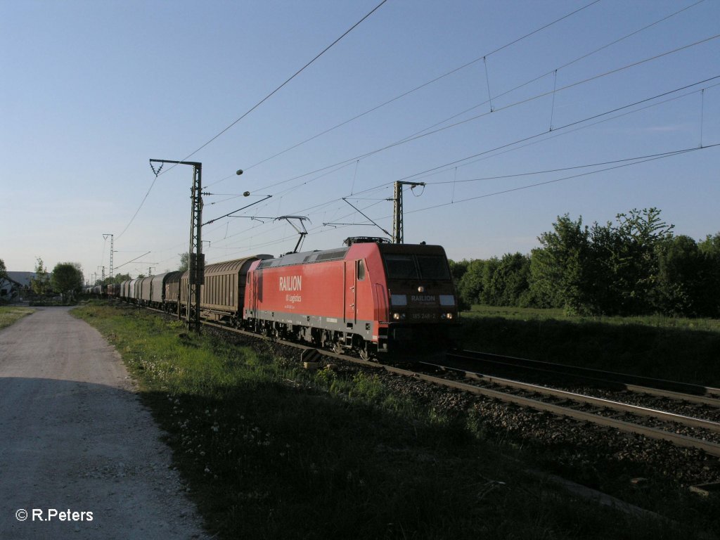 185 248-2 mit gemischten G�terzug bei Obertraubling. 07.05.11