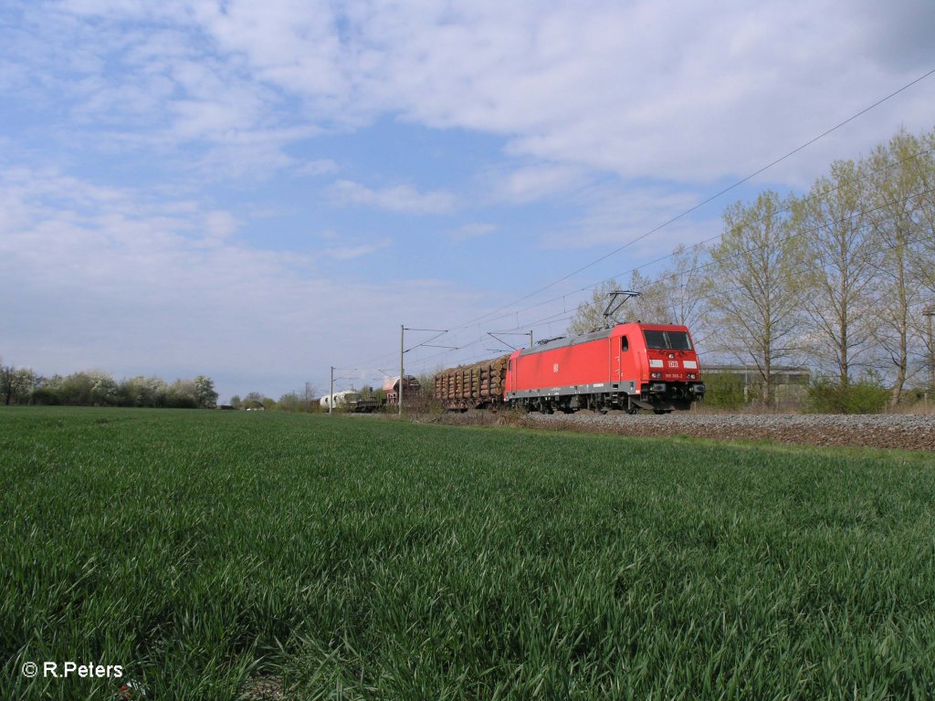 185 366-2 mit gemischten G�terzug bei Podelwitz. 16.04.11