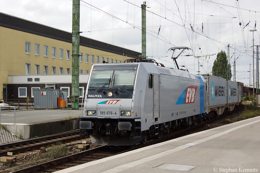 185 676-4 Railpool im Dienst fr die EVB - Eisenbahnen and Verkehrsbetriebe Elbe-Weser GmbH mit einem Containerzug. 13.09.2011