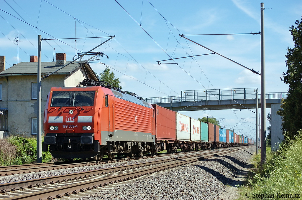 189 009-4 mit Containerzug in Vietznitz Richtung Friesack(Mark) unterwegs. Netten Gru� zur�ck! 02.08.2011