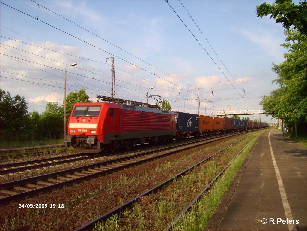 189 021-8 durchf�hrt Saarmund mit ein Containerzug. 24.05.09