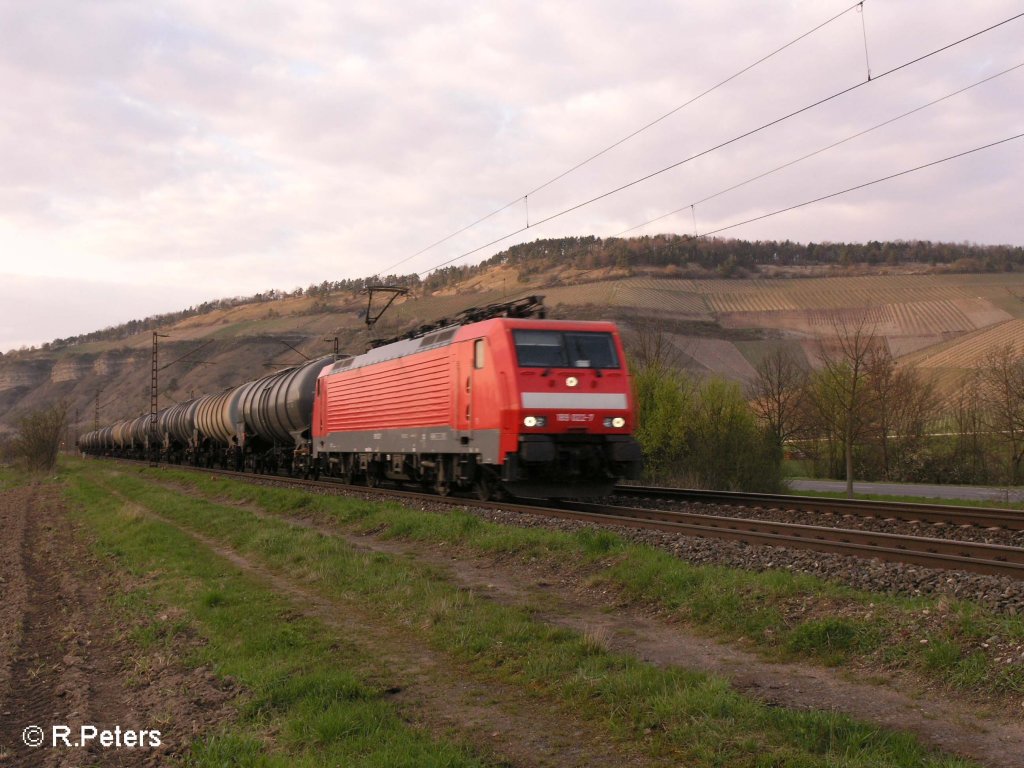 189 022-7 zieht ein Kesselzug bei Th�ngersheim. 12.04.08