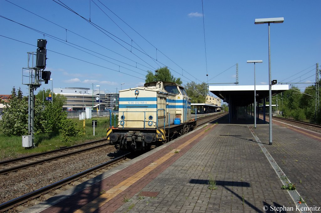202 968-4 der ITB ex DR 110 968-5 kam mit einem gemischten G�terzug aus Brandenburg Altstadt den sie zum Brandenburger Hbf brachte und fuhr dann als Lz zur�ck nach Brandenburg Altstadt. 05.05.2011