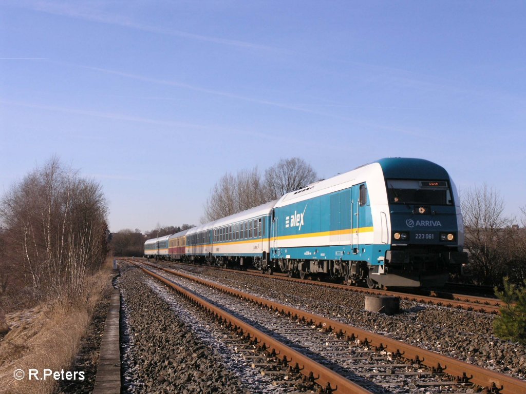 223 061 zieht ein Alex nach Hof bei Sch�nfeld. 17.02.08