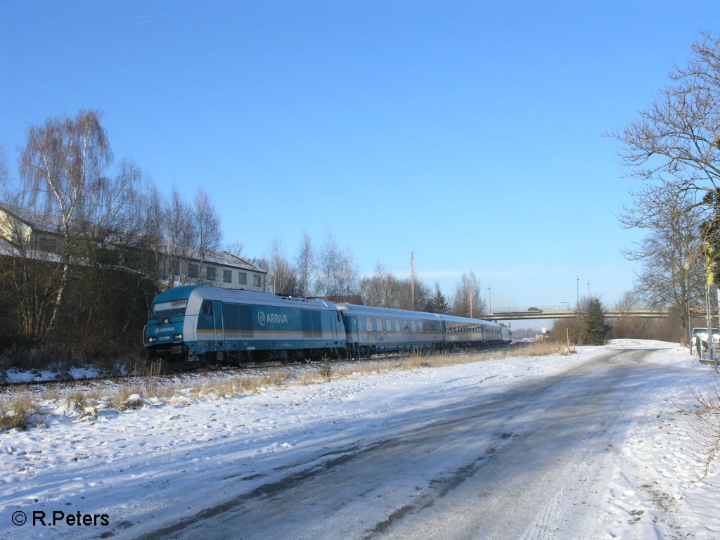 223 066 zieht den ALX37983 nach M�nchen durch die Kurve in Wiesau/Oberpfalz. 09.01.09
