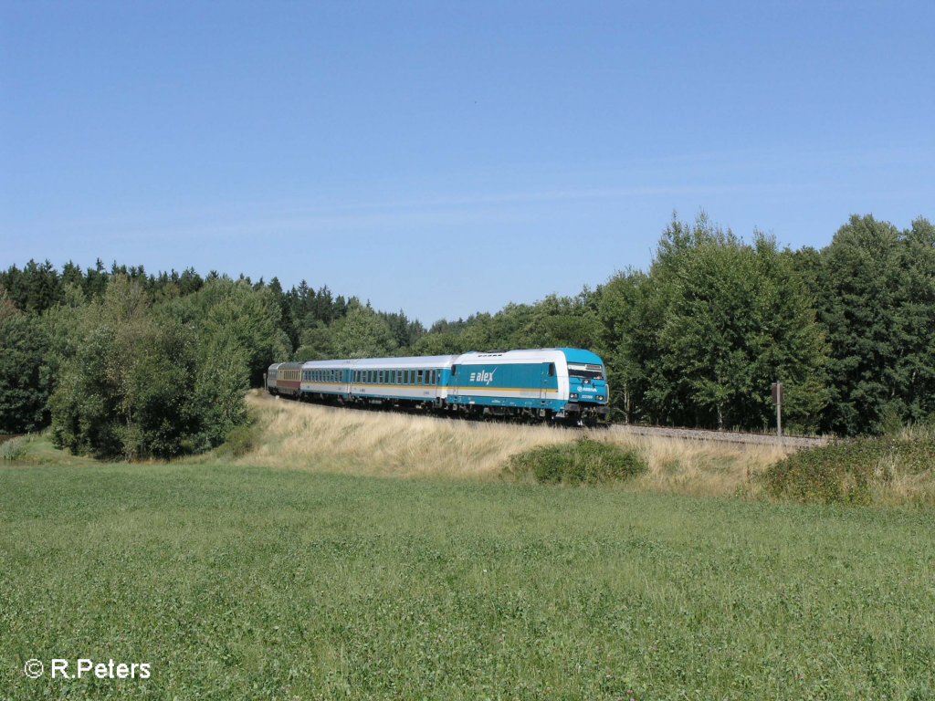 223 069 legt sich mit dem ALX37983 nach M�nchen bei Oberteich in die Kurve. 07.08.08
