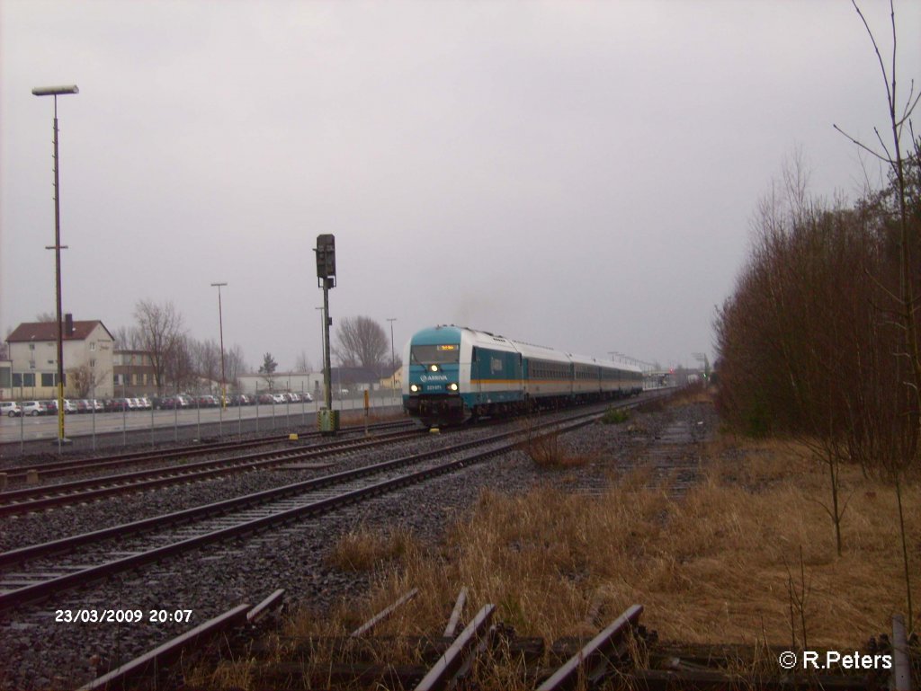 223 071 zieht am 23.03.09 den ALX37980 nach Hof durch Wiesau/Oberpfalz.
