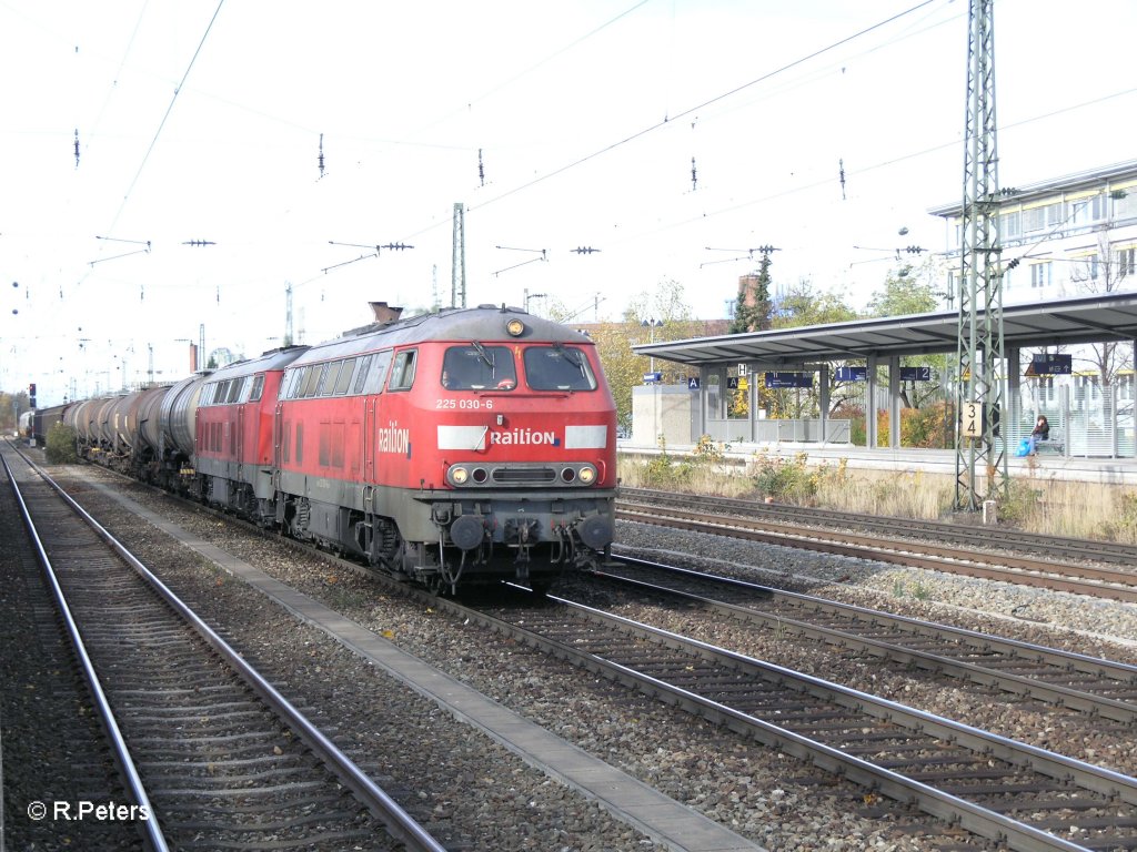 225 030 + 025 mit gemischten G�terzug am Heimeranplatz 04.11.10