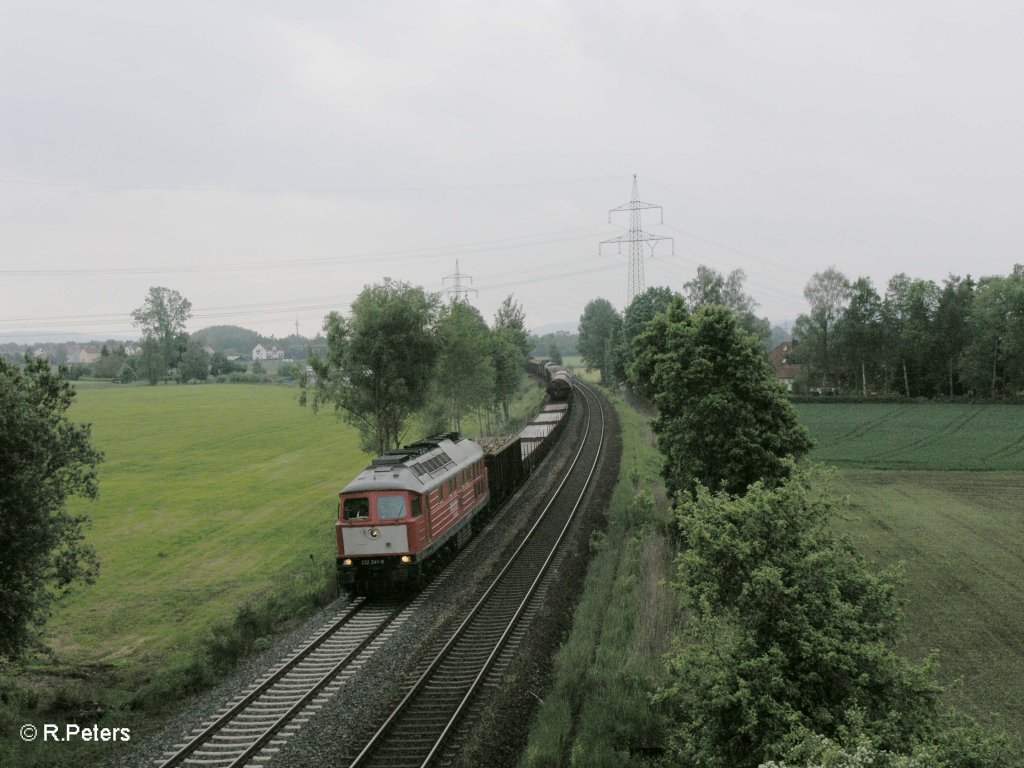 232 241-0 mit einem Umleiterg�terzug bei Richt. 26.05.10