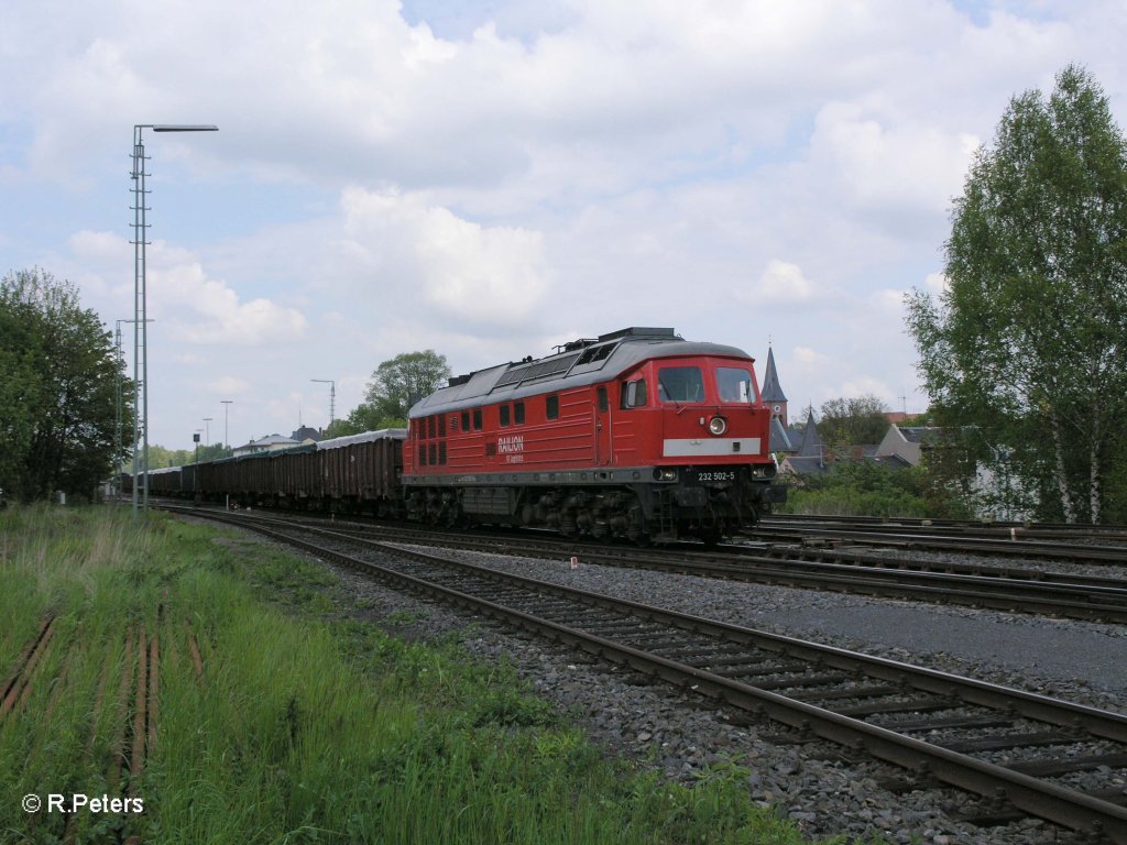 232 502-5 zog mit einem Kalkzug durch Marktredwitz nach N�rnberg. 22.05.10