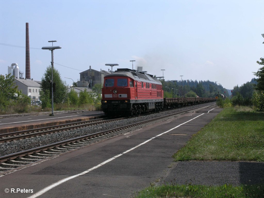 232 510-7 zieht ein gemischten G�terzug durch Wunsiedel-Holenbrunn. 25.08.09