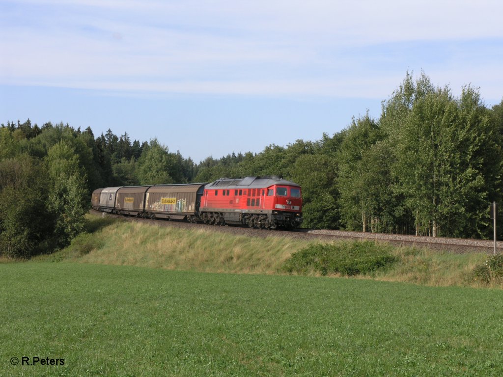 232 683-2 zieht den FE 49177  nach Wels bei Oberteich durch die Kurve. 16.08.09
