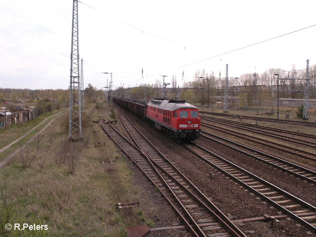233 326-8 durchf�hrt Eisenh�ttenstadt mit ein kohlezug. 14.04.08