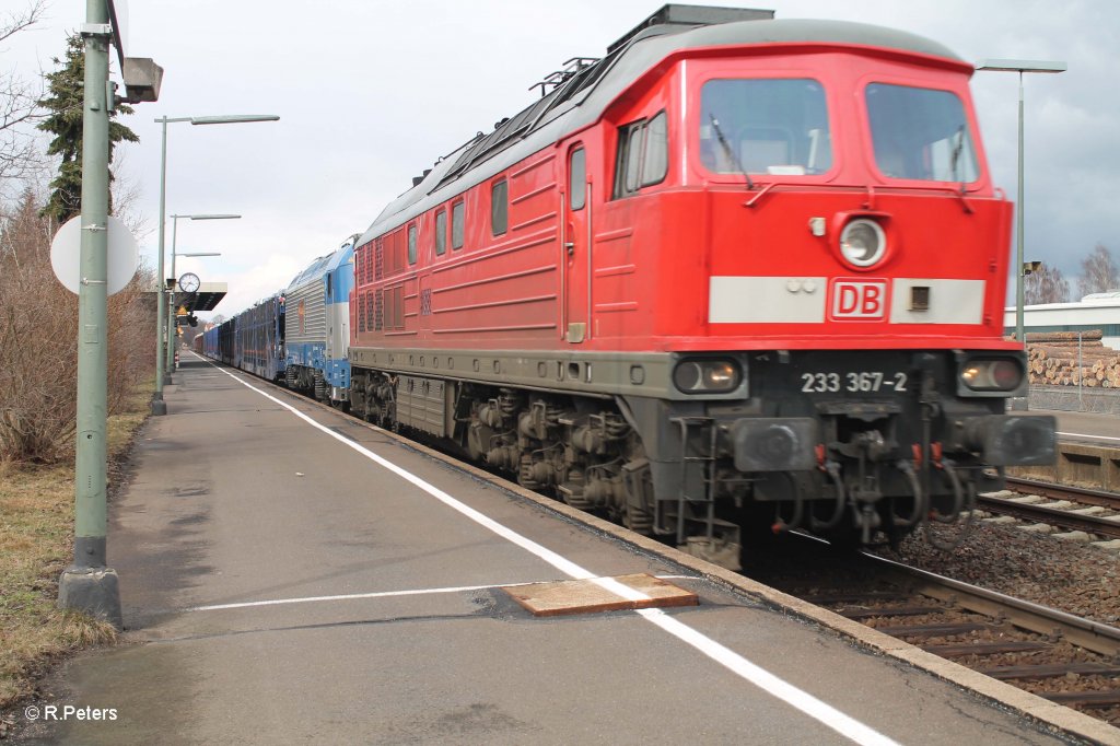 233 367-2 mit CD E-Lok und gemischten langen G�terzug in Wiesau/Oberpfalz. 12.04.13