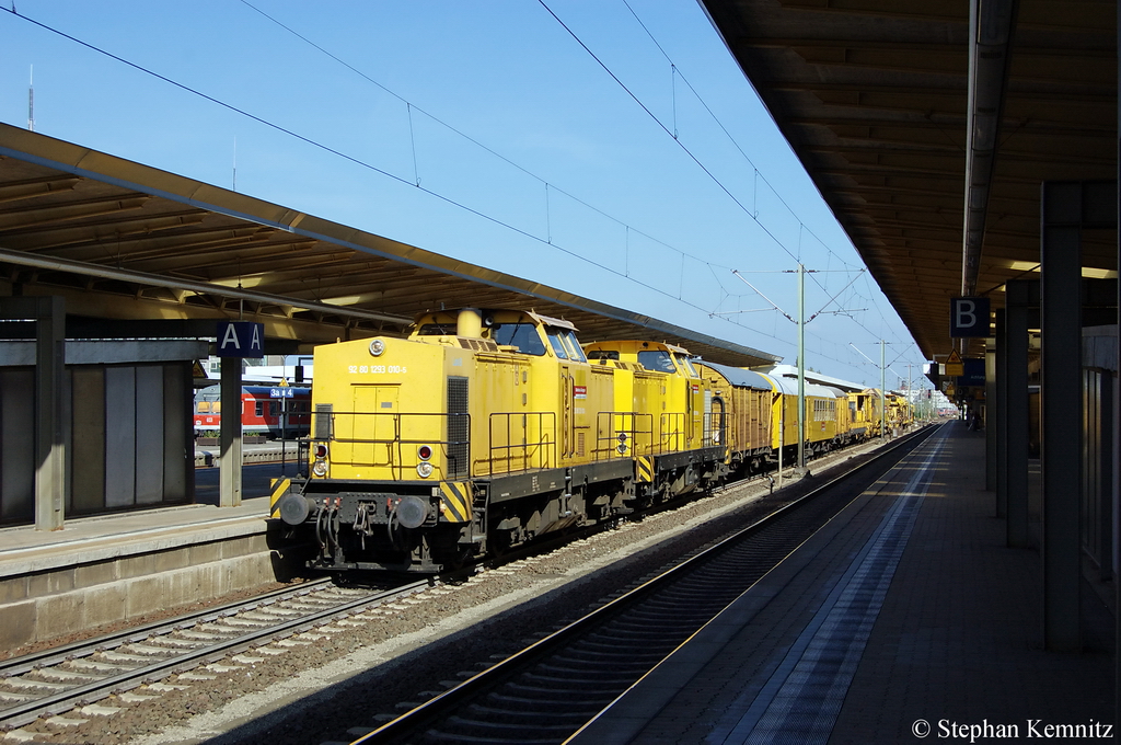 293 010-5 [Lok 8] ex DR (110 964-4) & 293 008-9 [Lok 3] f�r die DGT - Deutsche Gleis- und Tiefbau GmbH mit einem Bauzug in Braunschweig. 24.09.2011