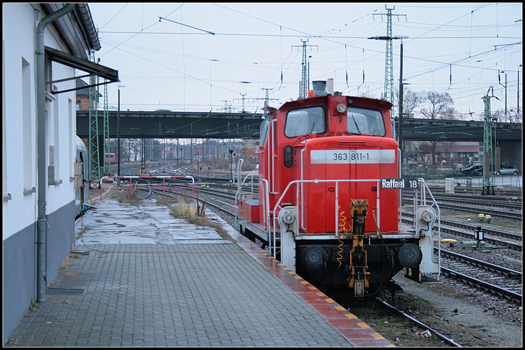 363 811-1 (Raffael 18) wartet auf neue Aufgaben (Cottbus 28.12.2009)