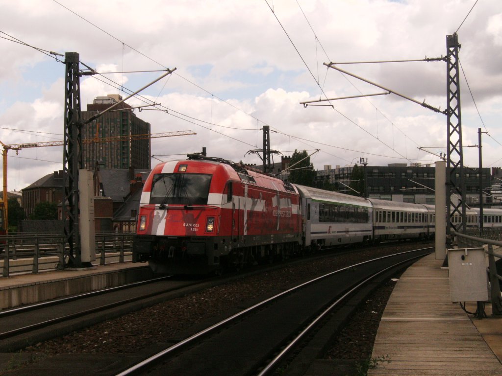 370 003 mit EC von Polen kam am 17.07.2012 in Berlin Hbf an.