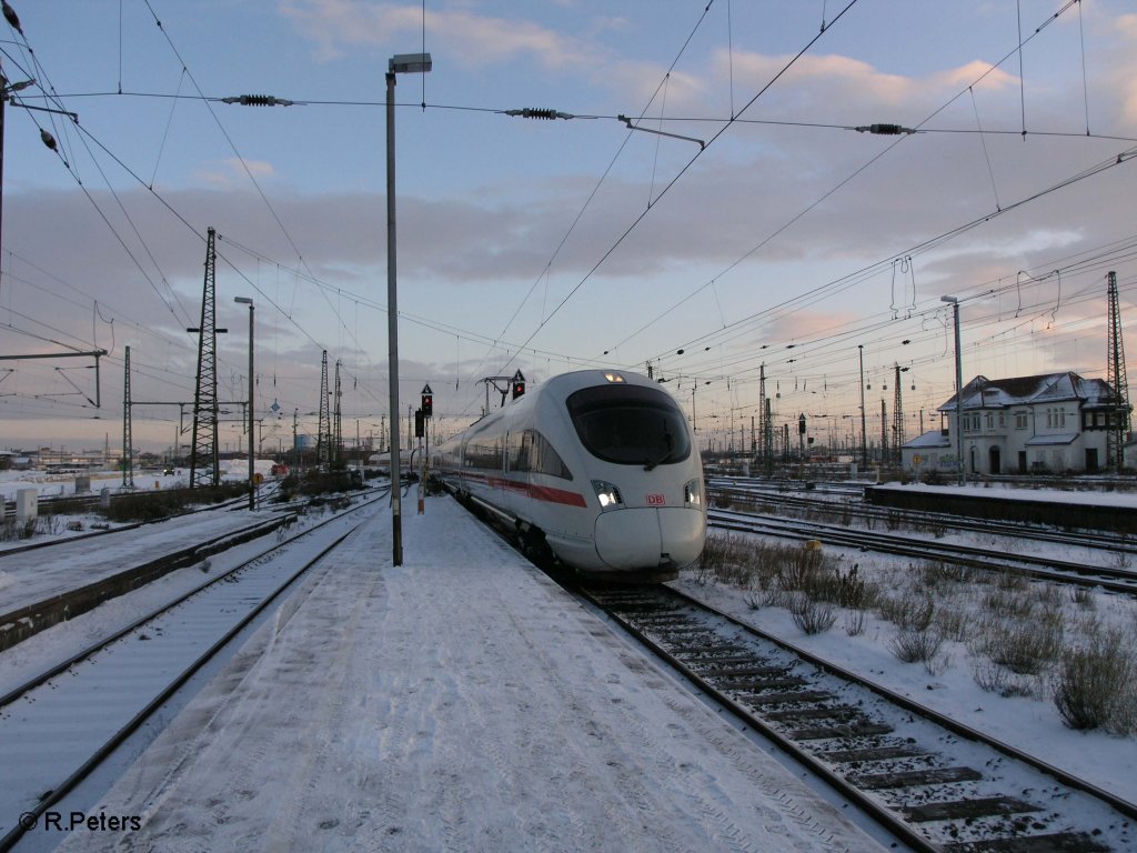 411 071-4 erreicht Leipzig HBF mit den ICE 1614/1624 aus N�rnberg. 21.12.09

