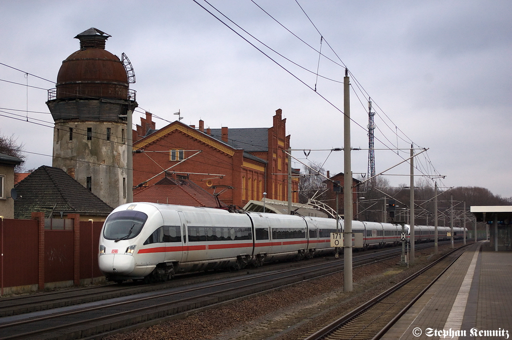 411 519-2  Mei�en  als ICE 1548 von Berlin Ostbahnhof nach K�ln/Bonn Flughafen & 4011 590-9  Wien  als ICE 1538 von Berlin Ostbahnhof nach K�ln Hbf in Rathenow. 17.01.2012