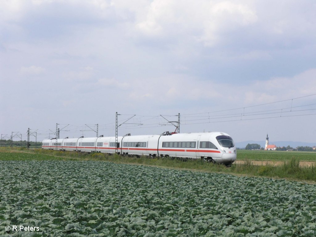 411 577-0 „Rhatenow“ f�hrt als ICE 25 Dortmund – Wien bei Stephansposching
08.08.09

