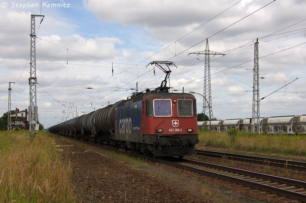 421 396-3 SBB Cargo mit einem Kesselzug  Benzin oder Ottokraftstoffe  in Satzkorn und fuhr in Richtung Golm weiter. 09.08.2013