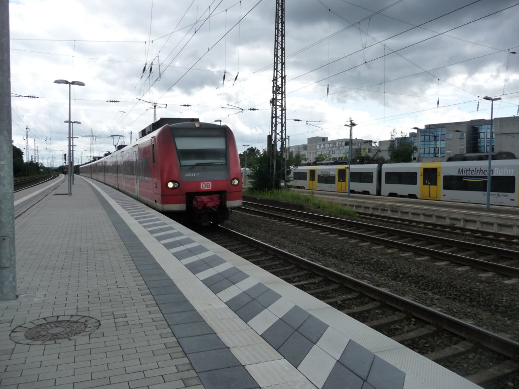 425 037 ist am 06.08.2012 in H�rth zum Halten gekommen.
RB48 -> Wuppertal Hauptbahnhof
