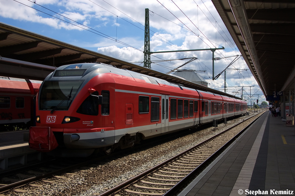 429 029/529 als S1 S-Bahn Rostock  Hanse Sail 2012 Verstrker  von Rostock Hbf nach Warnemnde im Rostocker Hbf. 11.08.2012