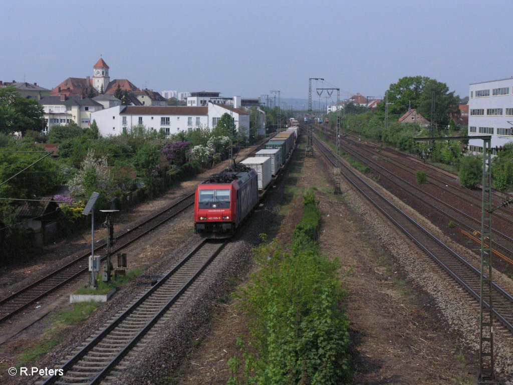 482 039-5 durchf�hrt Regensburg mit ein Containerzug. 01.05.09