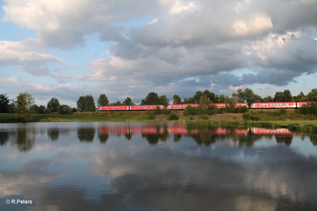 610er Trio als RE nach Hof s�dlich von Wiesau. 30.07.13