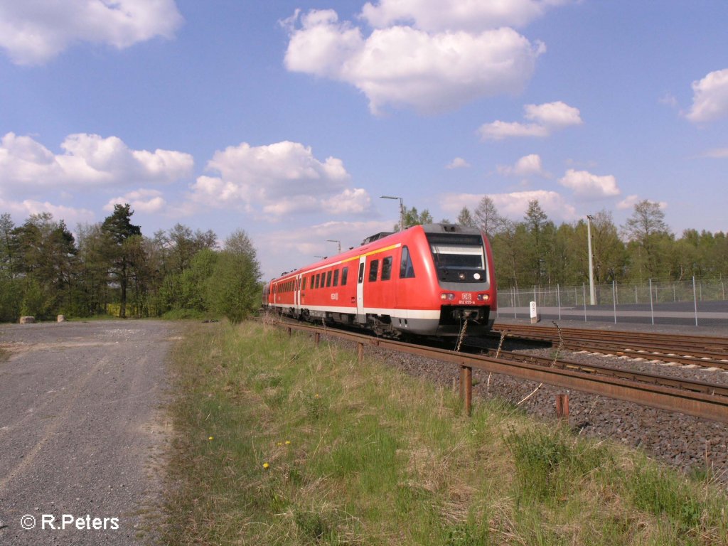 612 055-4 f�hrt in Wiesau/Oberpfalz mit dem RE 3695 nach Regensburg. 08.05.08