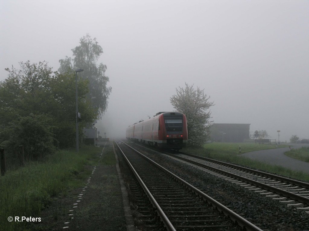 612 055 h�ngt hinter 612 652-8 als Re3023/3003 nach Hof. 22-05.10