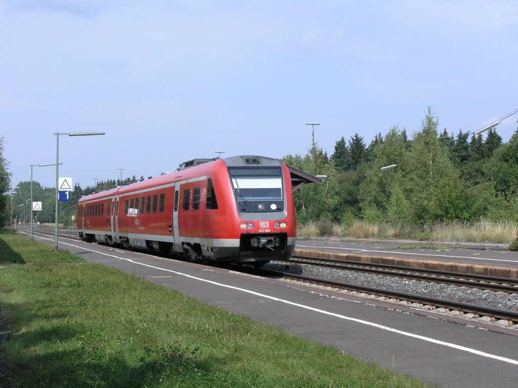 612 980-3 zieht als RE 3784/3456 N�rnberg durch Wunsiedel-Holenbrunn. 25.08.09
