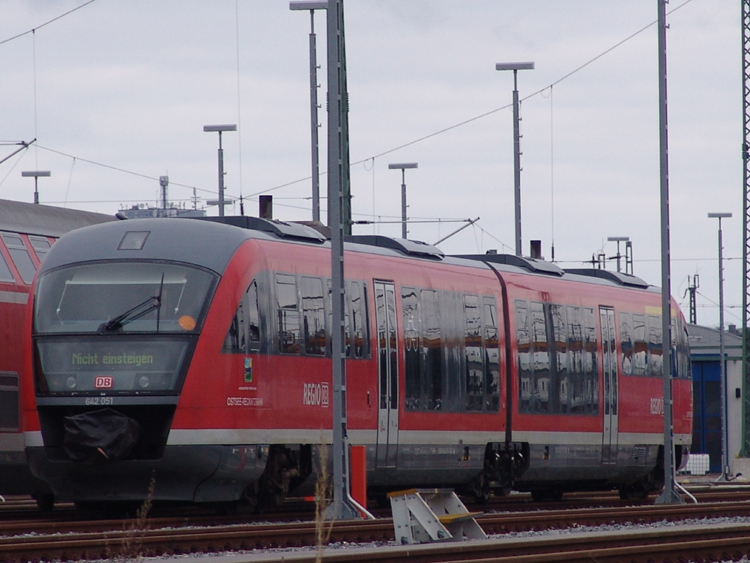 642 051 abgestellt im BW Rostock Hbf und wartet auf den nchsten Einsatz.(19.02.2011)