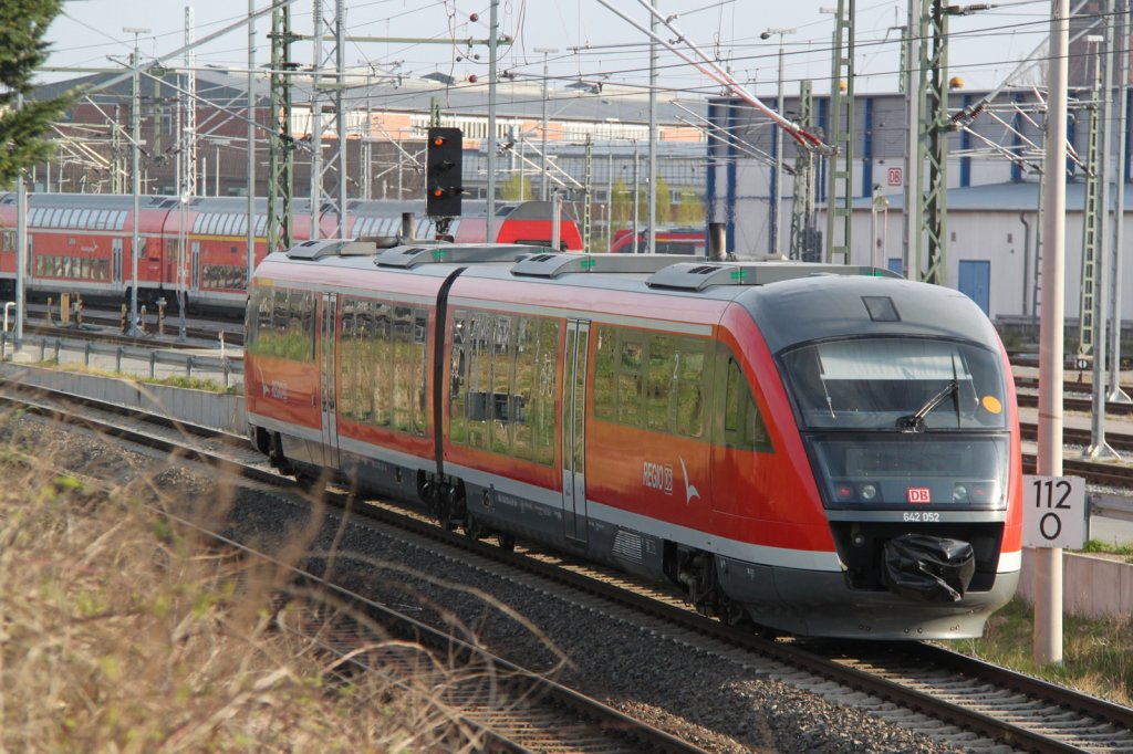 642 052-4 als Ersatzzug RE 94103 von Blankenberg(Meckl) nach Rostock Hbf bei der Einfahrt im Rostocker Hbf.29.04.2012