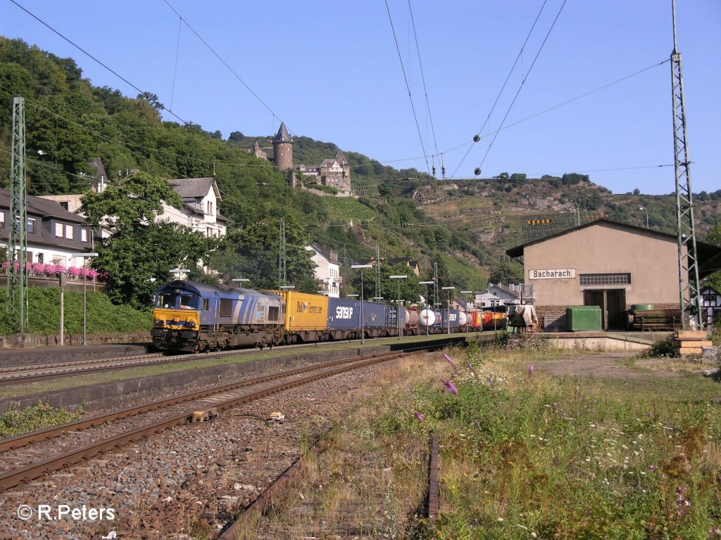 6609 durchf�hrt Bacharach mit ein Containerzug Richtung S�den. 24.07.08