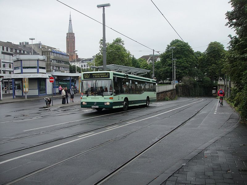 9823 auf Linie 607 Bonner ZOB